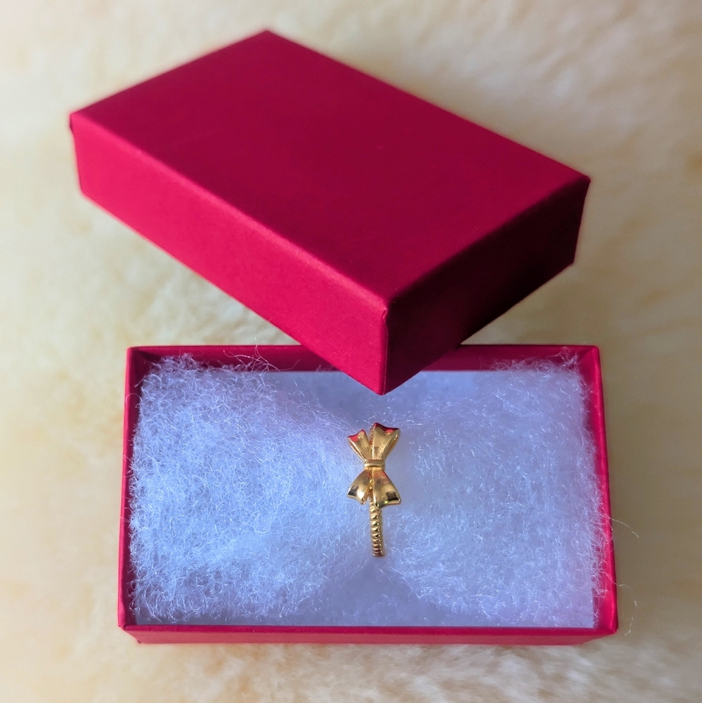 Real 18K Saudi Gold Ribbon Ring - Picture 2 of 6